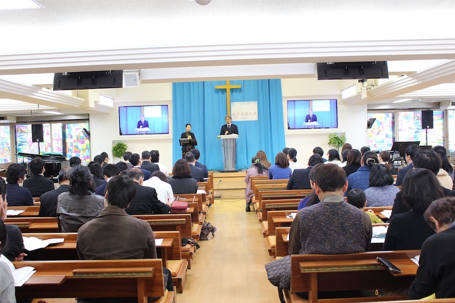 礼拝の様子です。写真は2017年最初の主日礼拝です。